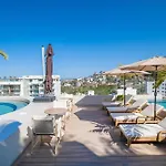 D\'Vine Escape: Luxury Condo In Romantic Zone