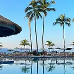 Oceanfront With Exclusive Amenities!