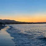 Comfortable & Functional With Beach Access!