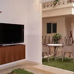 Luxury Condo V177 Romantic Zone