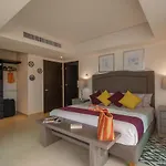 910-3000 Grand Venetian P.V.