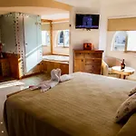 Hotel Andales On The Bay Suites