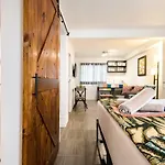 Zonaz Boutique Hotel