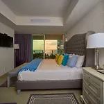 Luxury Ocean View One Bedroom Two Bathrooms
