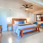 Vista Corona Luxury Condominiums