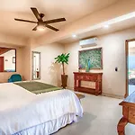 Vista Corona Luxury Condominiums