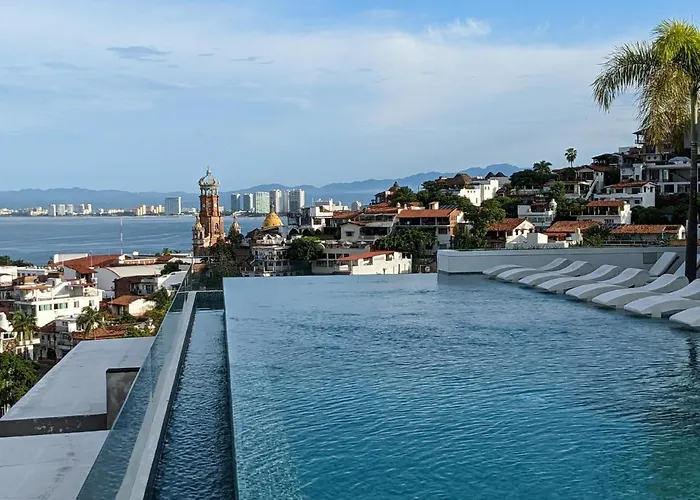 Romantic Home With Stunning Rooftop Pool And Jacuzzi In Pv By Alterhome