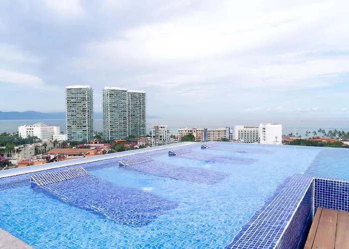 ¡Hermoso Condo Con Espectacular Vista A La Bahia!!