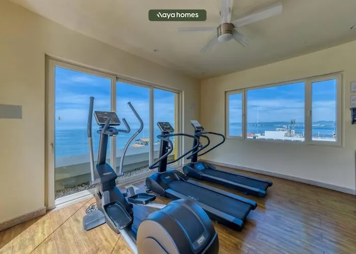 Chic Studio W/Rooftop Pool - Ocean View - King Bed