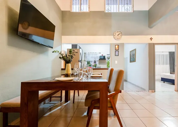 Cozy Apartment Near Versalles
