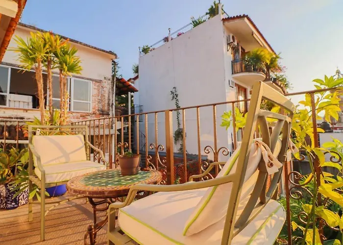 Studio La Vista - Ocean And Cathedral Views