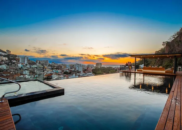 Riverfront 3Br At Oasis | 2 Pools, Gym & Bar