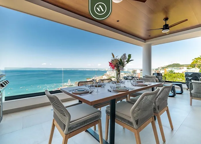 Luxury 2 Bedroom Condo With Beachview - Rooftop Pool