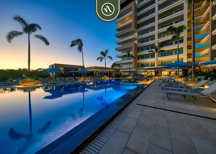 Luxury 2 Bedroom Condo Near Golf Courses And Marina - Pool