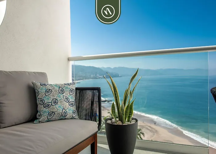 Amazing 1 Bedroom Condo - Beachfront - Pools - King