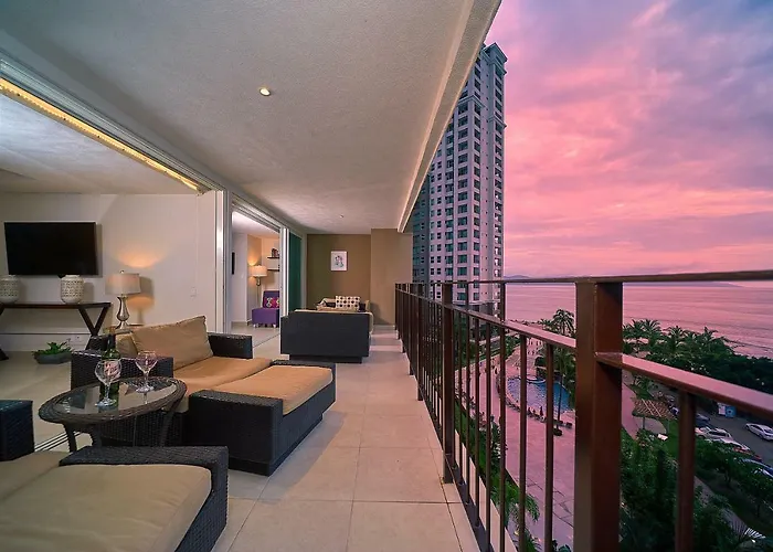 Luxury Ocean View One Bedroom Two Bathrooms
