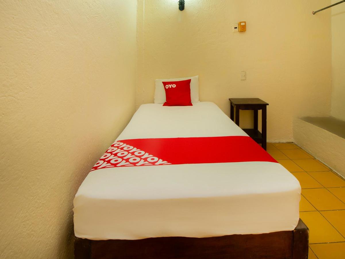 Hotel Oyo Bernal 2*