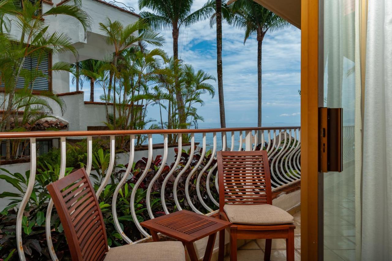 Ocean Front, 3 Bedroom, 3 Bathroom, Casa Natalia, Playa Esmeralda * Puerto Vallarta