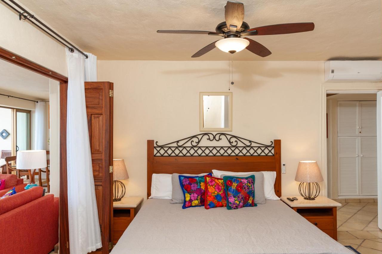 Ocean Front, 3 Bedroom, 3 Bathroom, Casa Natalia, Playa Esmeralda * Puerto Vallarta