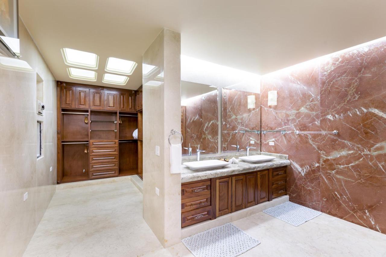 Truly The Finest In Luxury With Incredible Views Villa