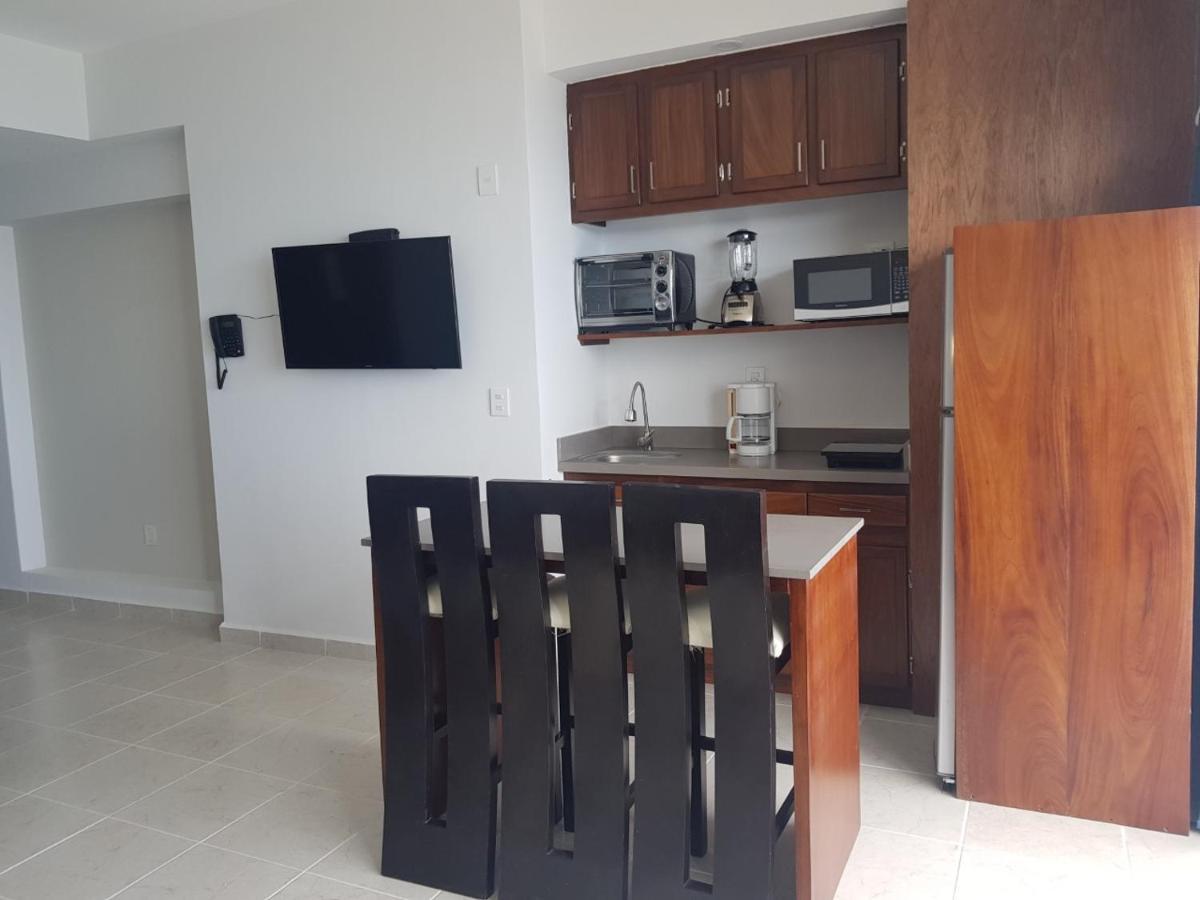 Hotel Condominio En Playa Con Alberca, Restaurante Y Gym 2*