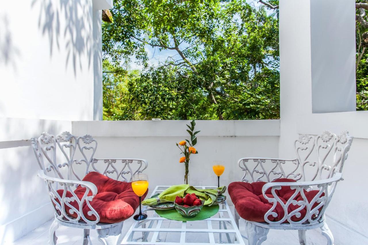 Garlands Del Rio Riverside Boutique Hotel