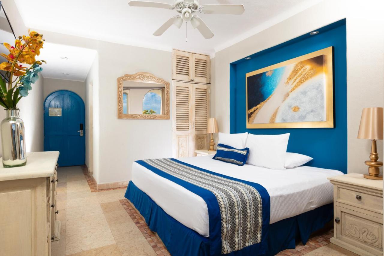 Blue Chairs Beachfront - Adults Only 3*