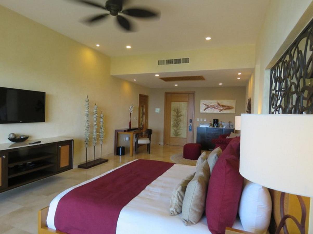At Garza Blanca Preserve & 5*