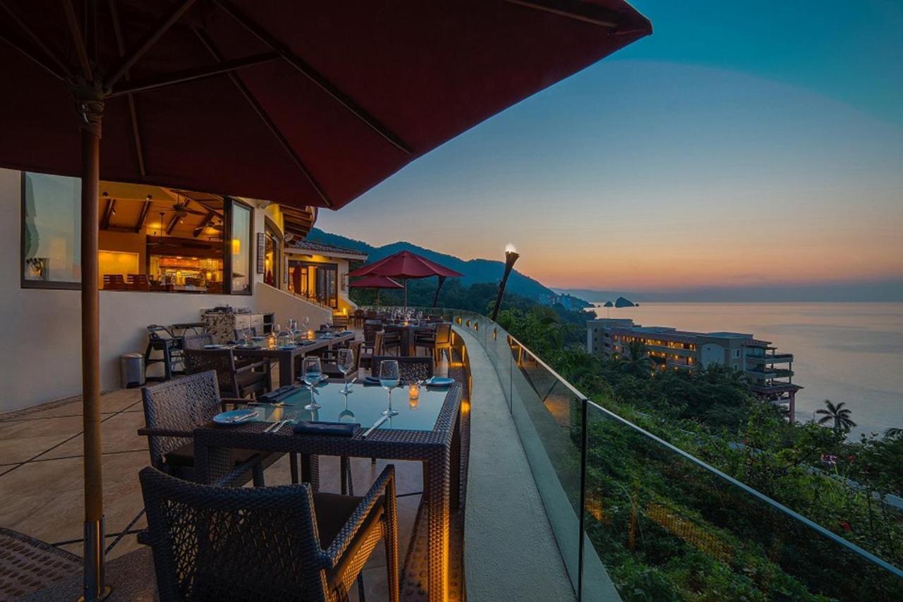 At Garza Blanca Preserve & 5*