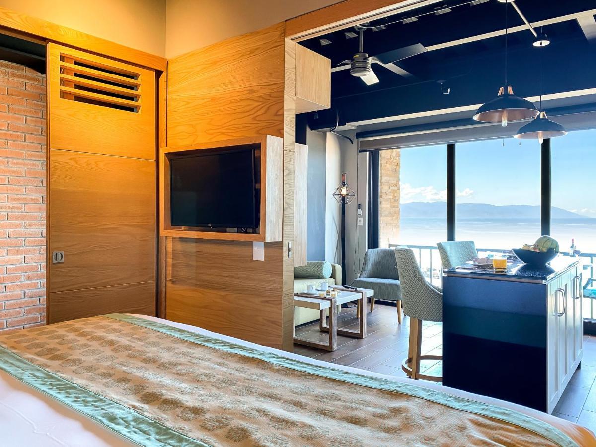 Pinnacle 179 - Adults Only 4*