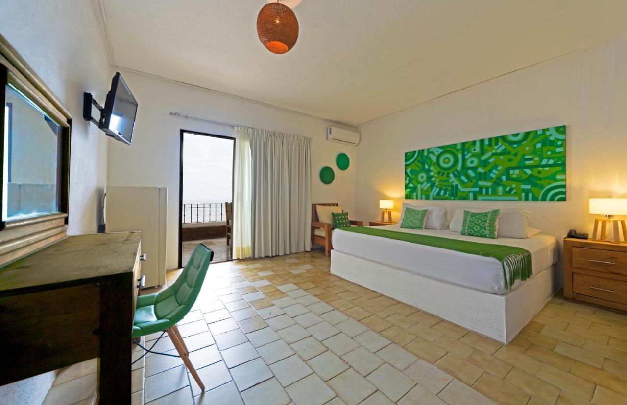 Emperador Vallarta Beachfront And 3*