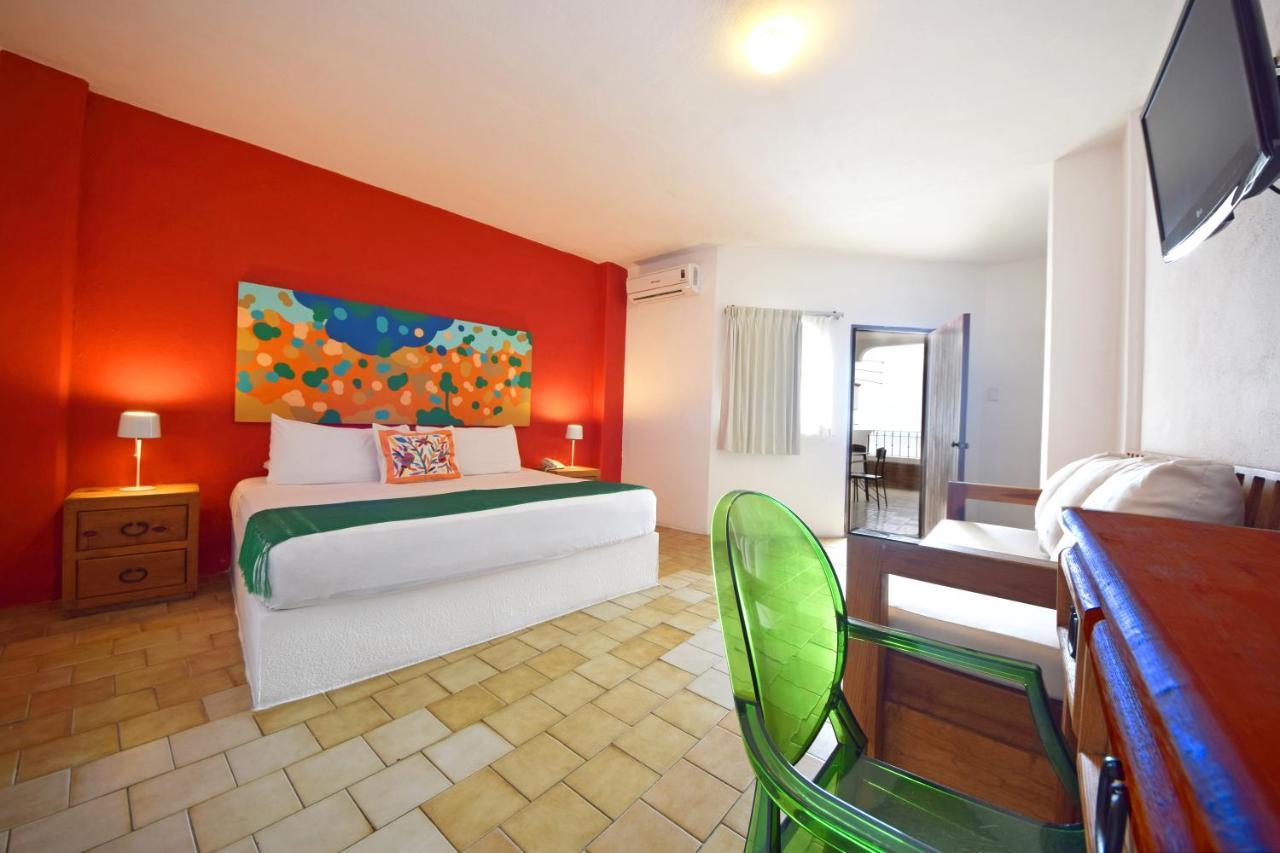 Emperador Vallarta Beachfront And 3*