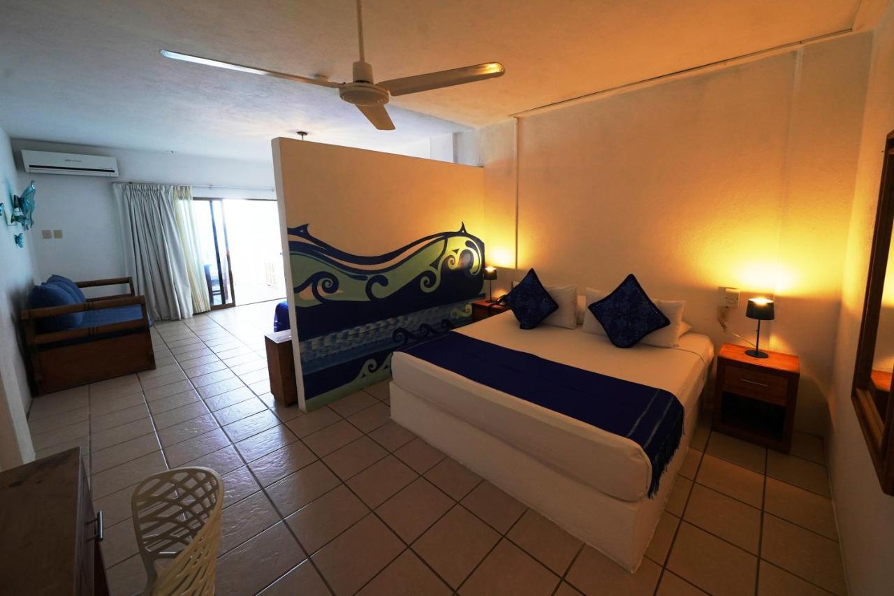 Hotel Emperador Vallarta Beachfront And