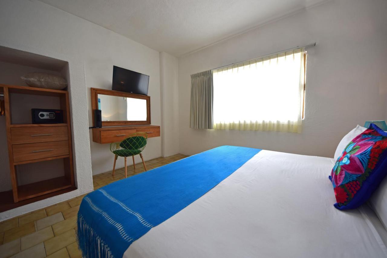 Emperador Vallarta Beachfront And Hotel 3*