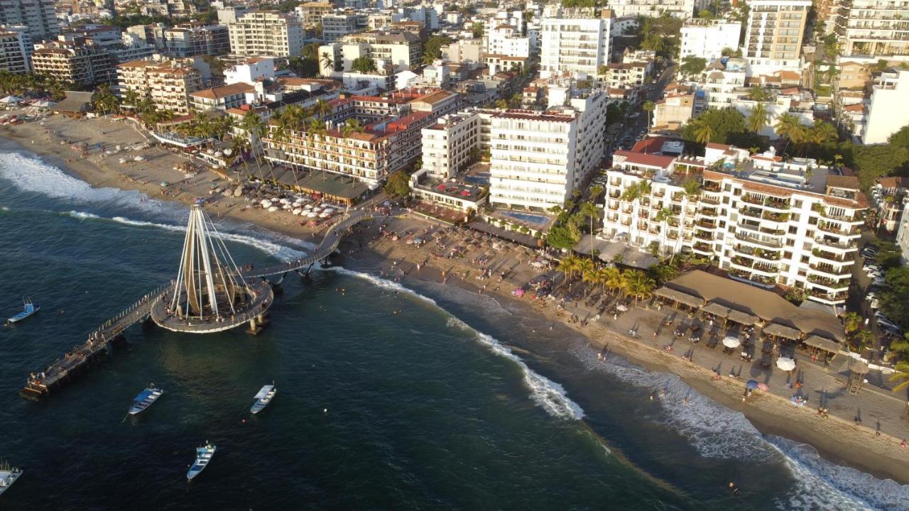 Hotel Emperador Vallarta Beachfront And