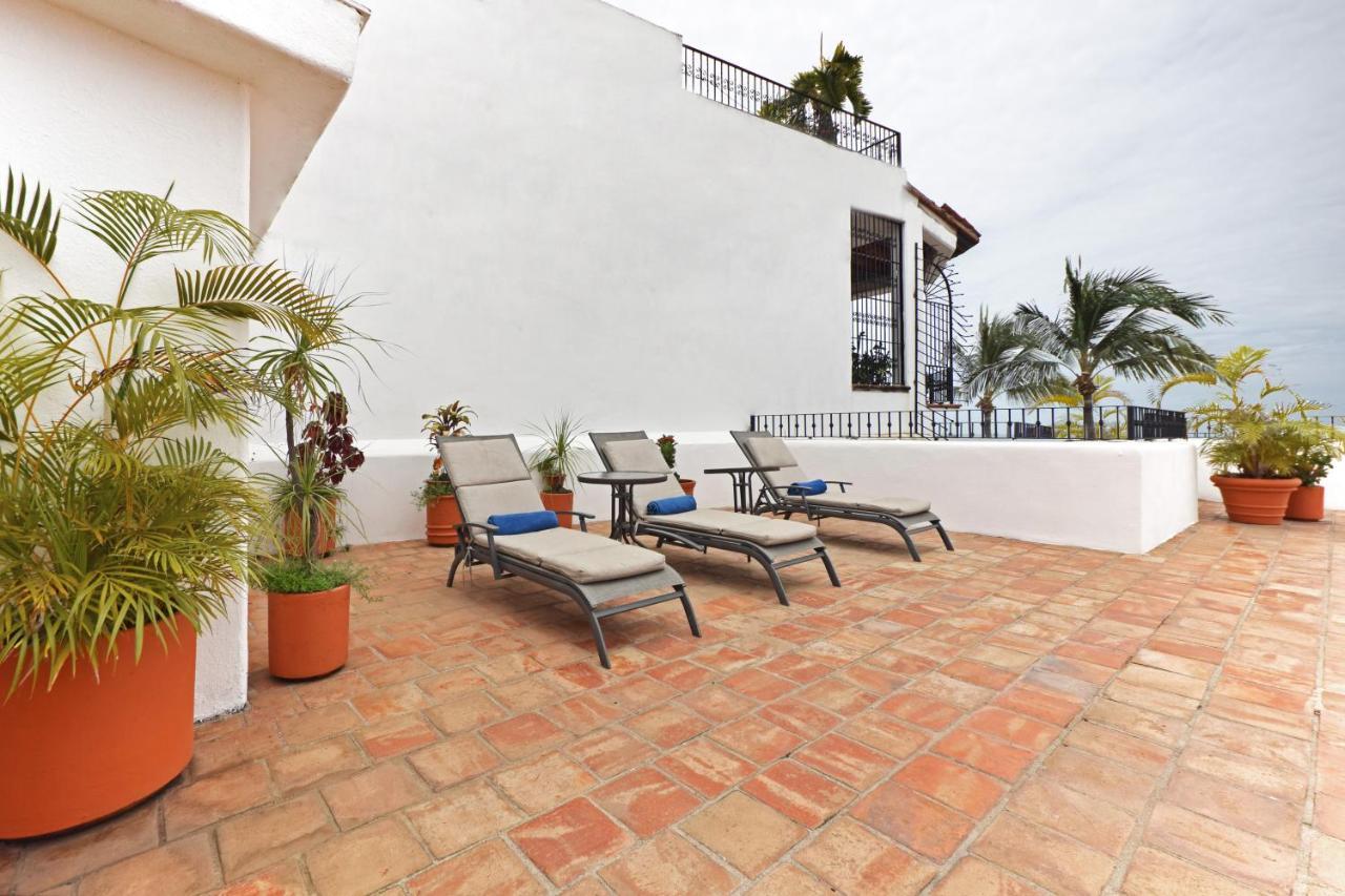 Emperador Vallarta Beachfront And 3* Puerto Vallarta