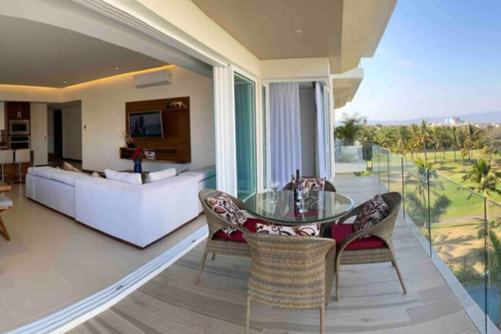 Apartment Deluxe Marina View