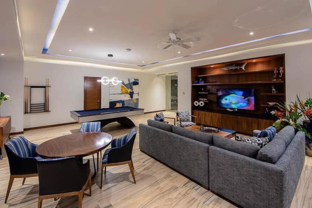 Deluxe Marina View Apartment *
