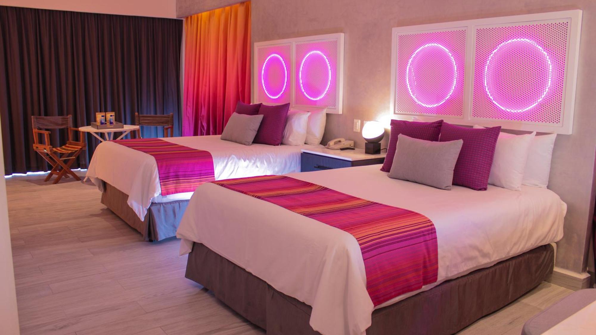 Almar Luxury Lgbt Front Experience (adults Only)