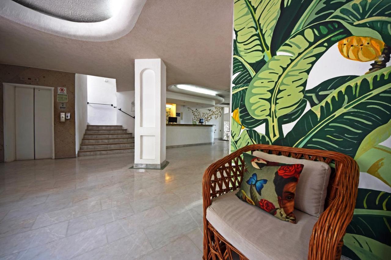 Hotel Emperador Vallarta Beachfront And
