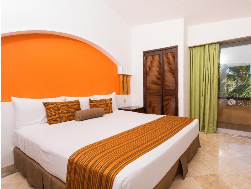 Hotel Palmas By The Sea