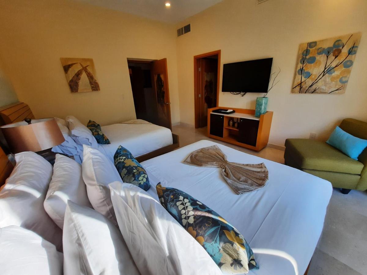 At Garza Blanca Preserve &
