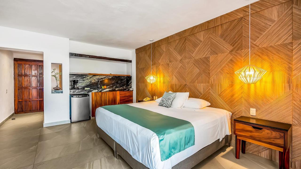 Hotel Marboka & Puerto Vallarta