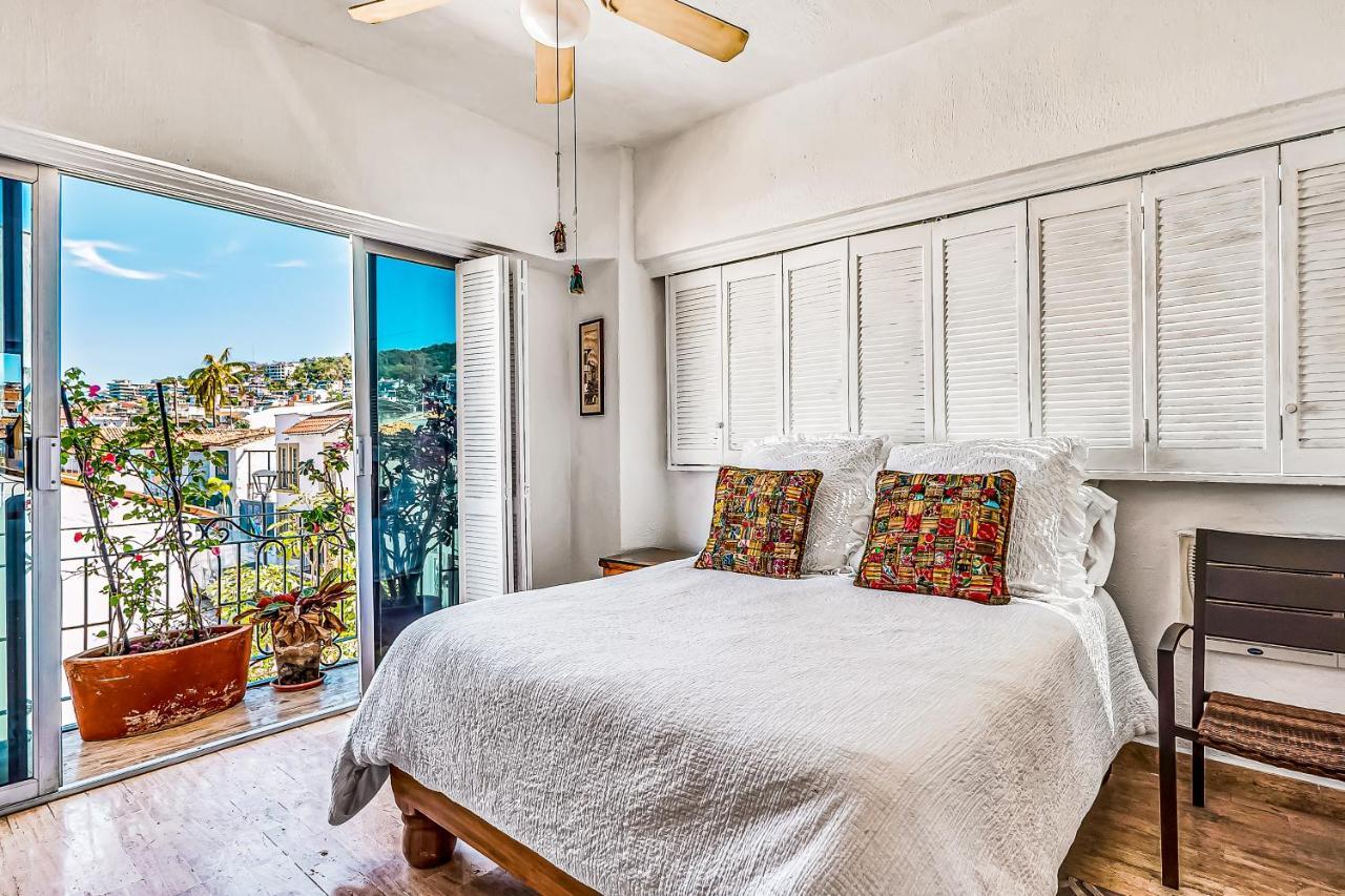 Malecon Side Downtown Apartment