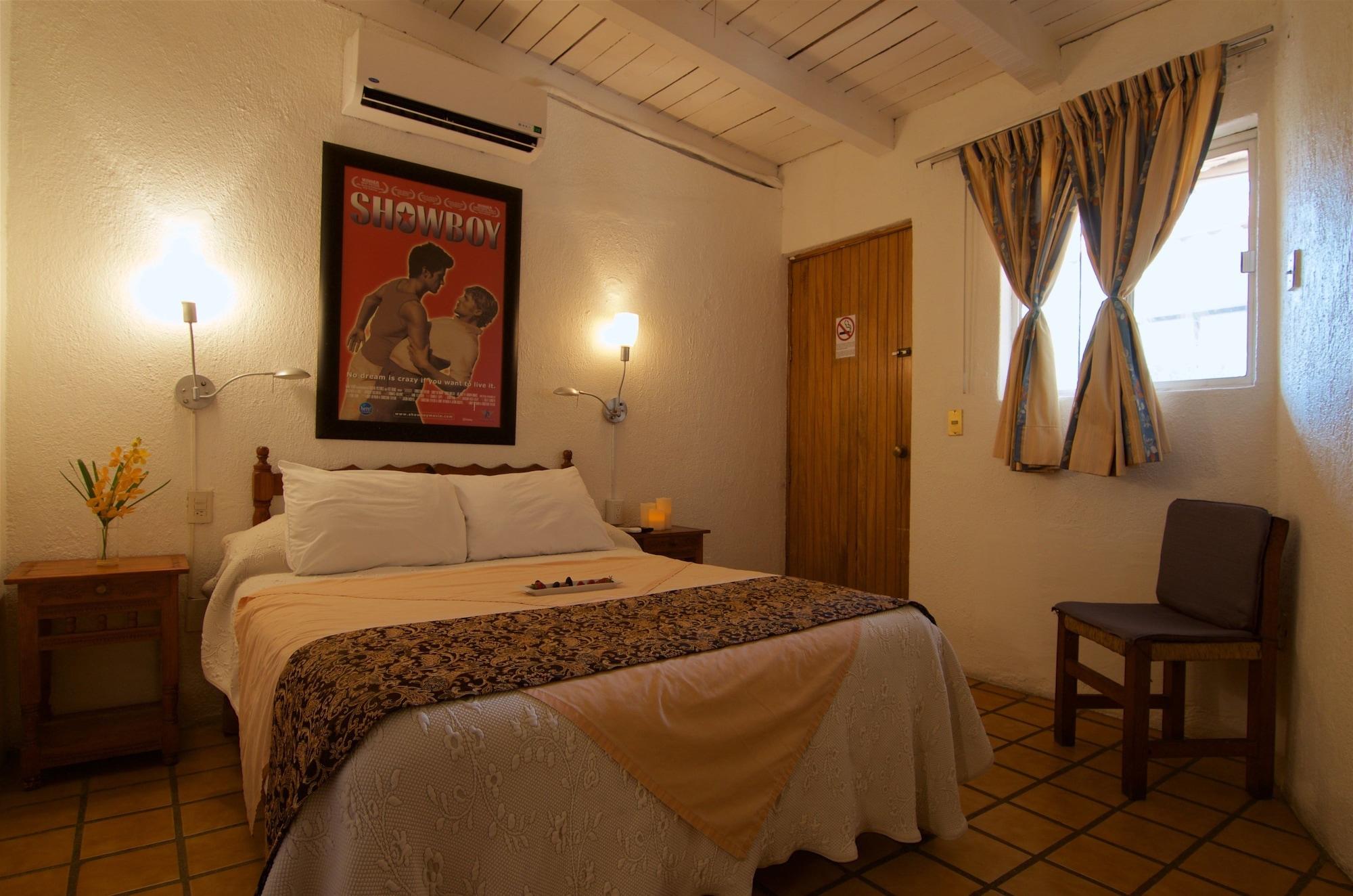 Mercurio - Gay Friendly Puerto Vallarta