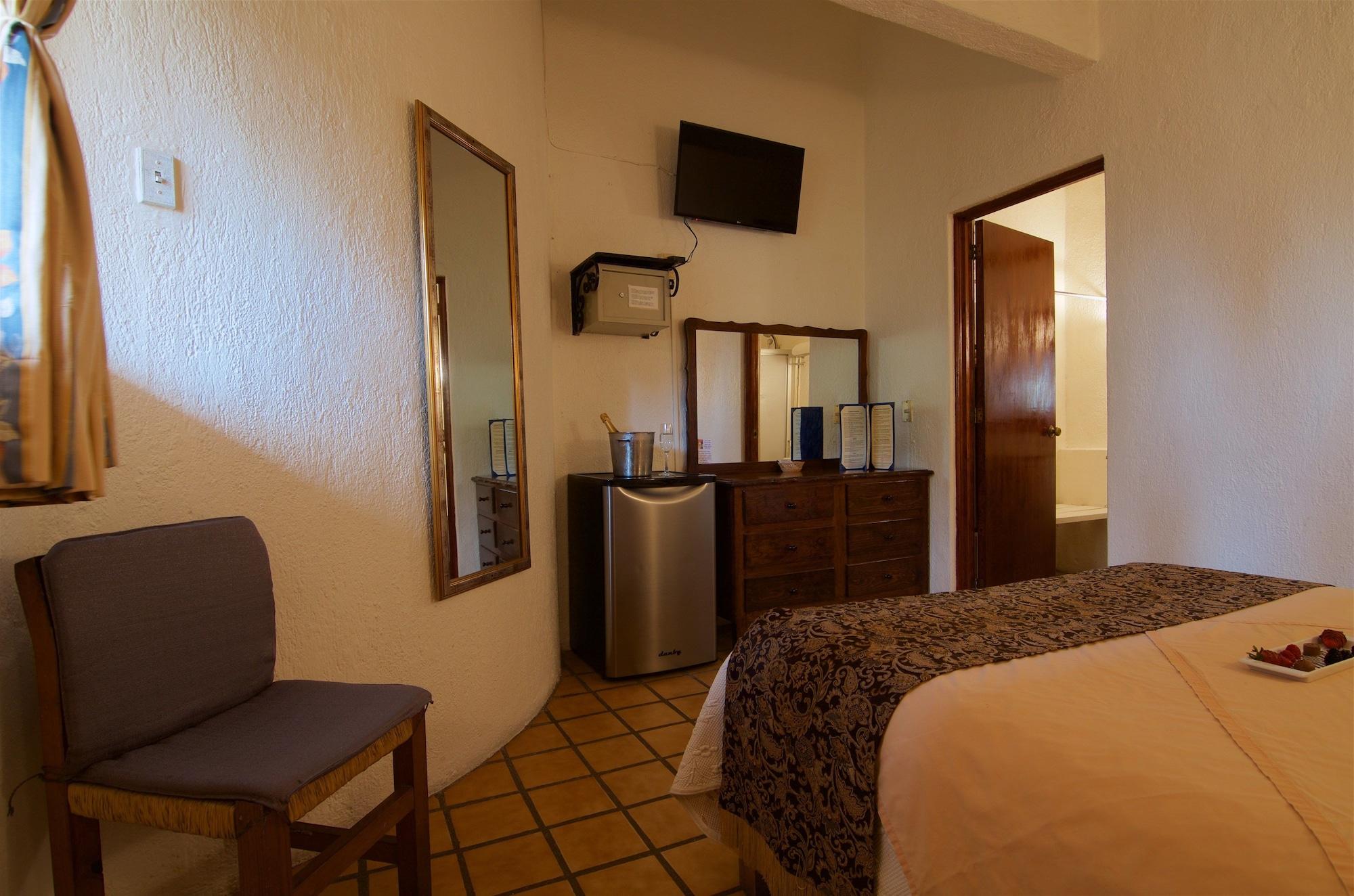 Hotel Mercurio - Gay Friendly Puerto Vallarta