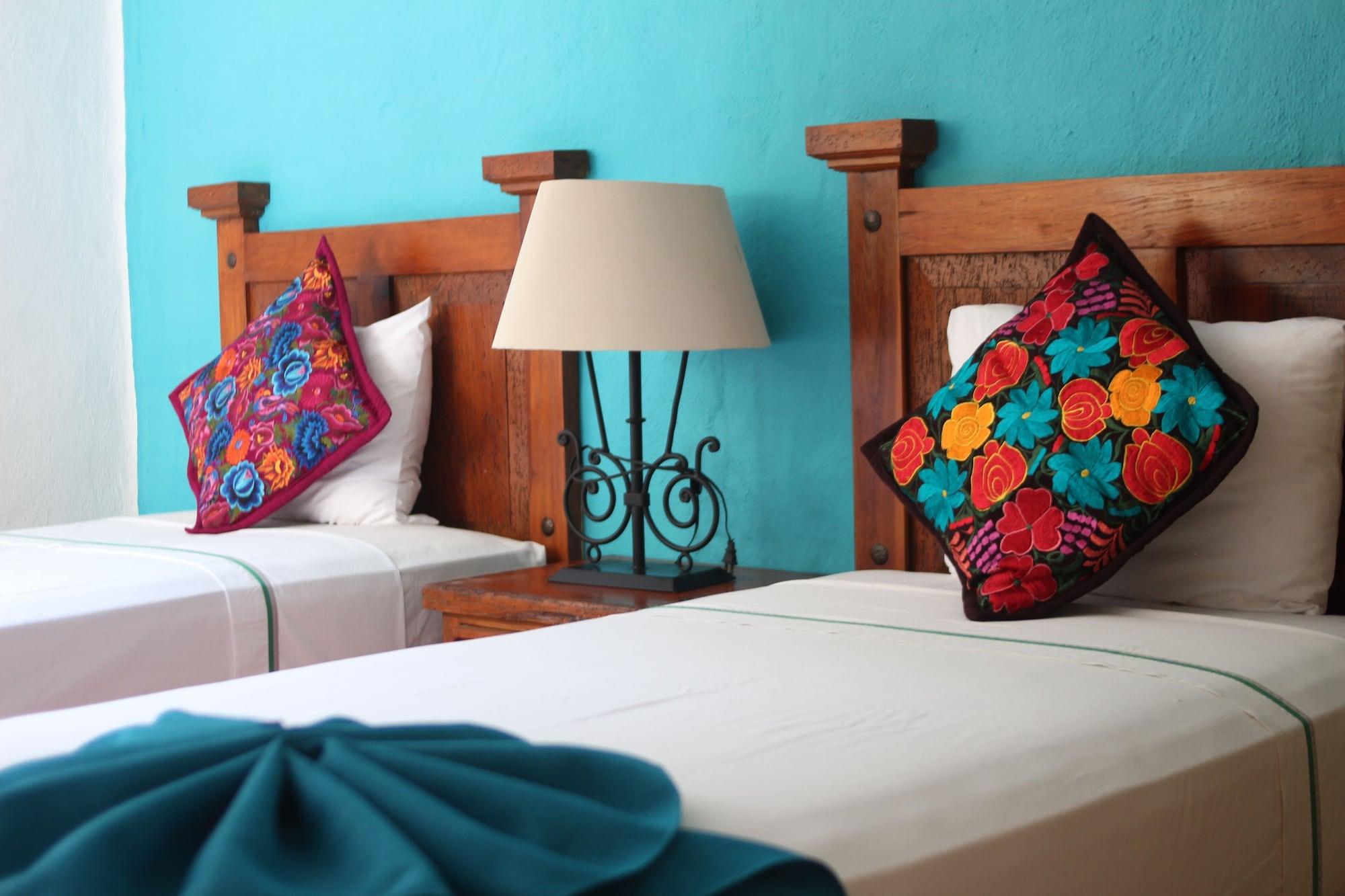 Casa Iguana Mismaloya Hotel 3*