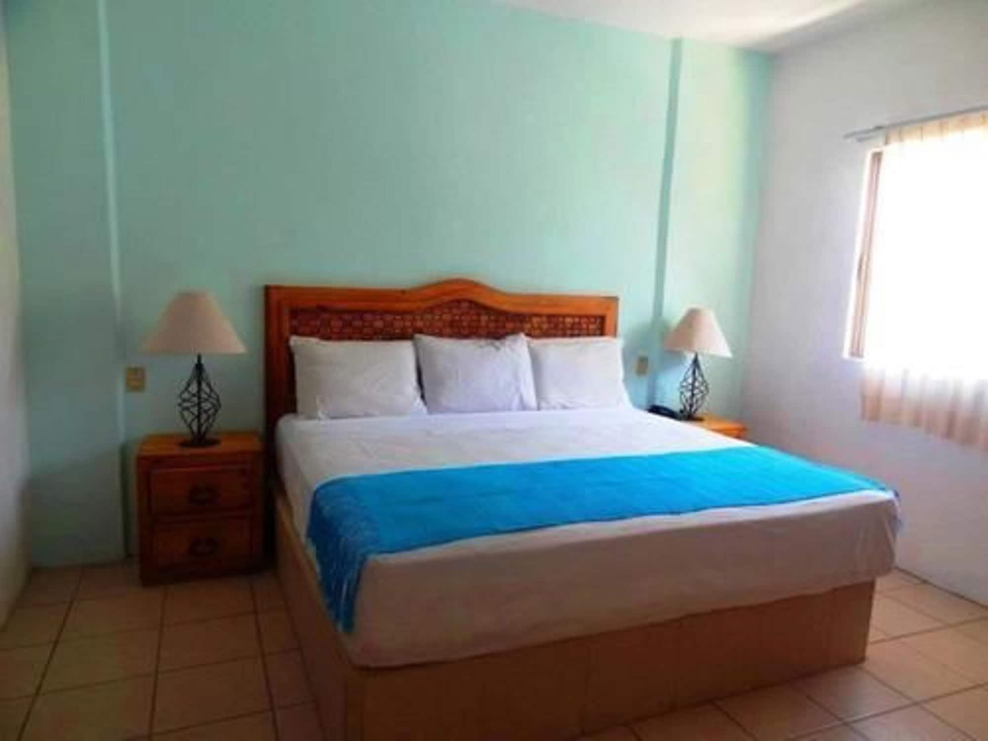 Hotel Emperador Vallarta Beachfront And