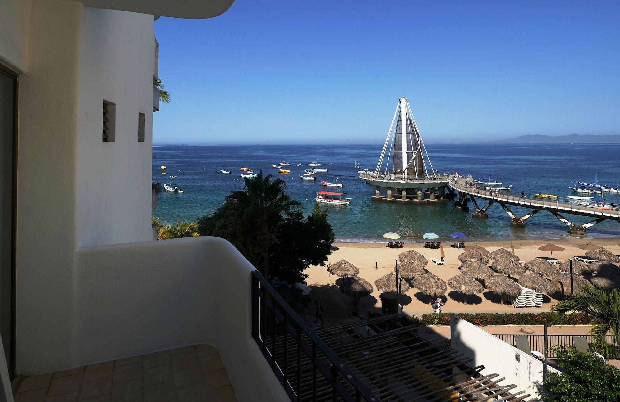Emperador Vallarta Beachfront And Hotel 3*