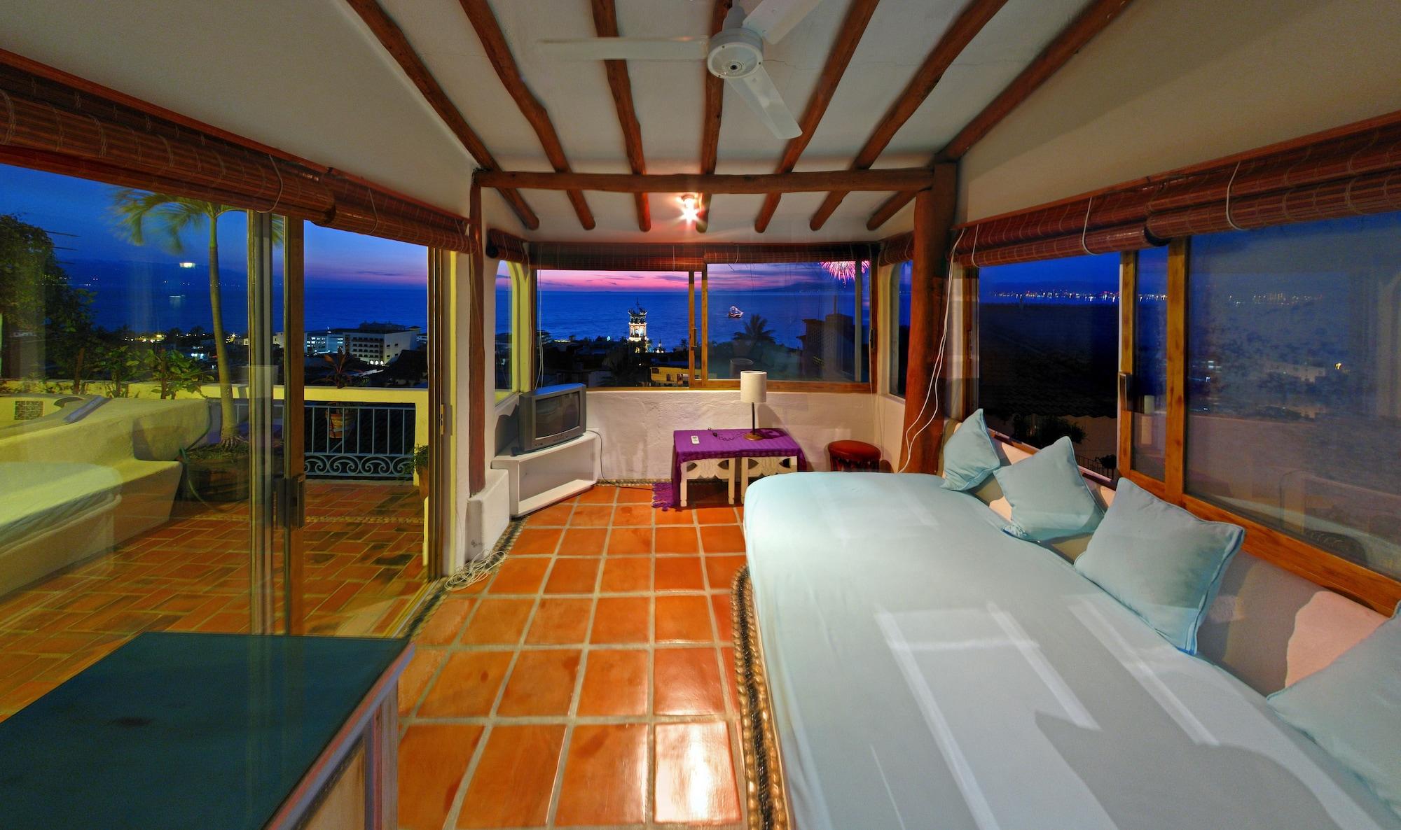 Luna Liquida Puerto Vallarta